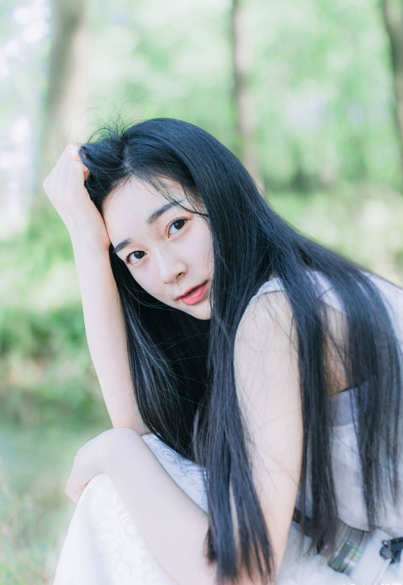 永远也不要高估你在别人心中的地位，其实你什么都不是，多你一个也不多，少你一个也不少